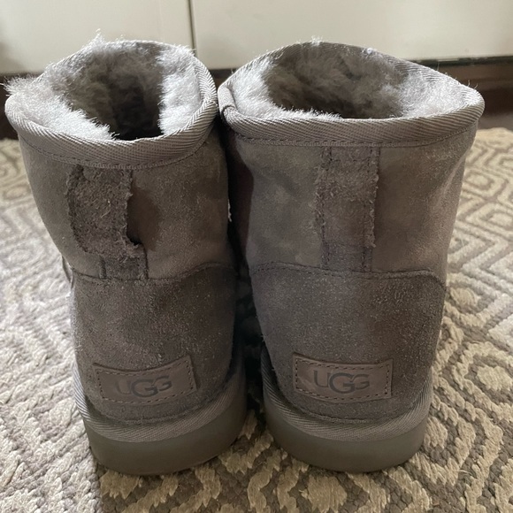 classic grey mini ll ugg boots - Picture 3 of 4